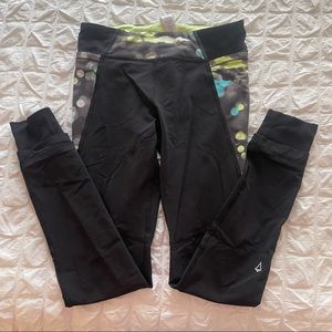 Ivivva (Lululemon) Black Leggings Neon with pockets